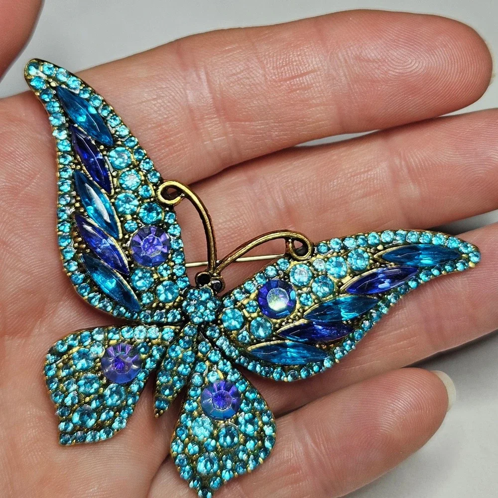 Butterfly Brooch Women OS Blue Teal Rhinestone Antique Gold Tone Pin